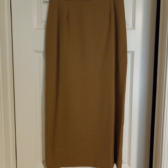 Skirt Set - Picture 2 of 4